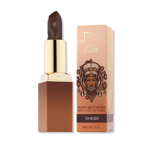 Julia’s Place Makeup Bundle - Picture 3 of 5